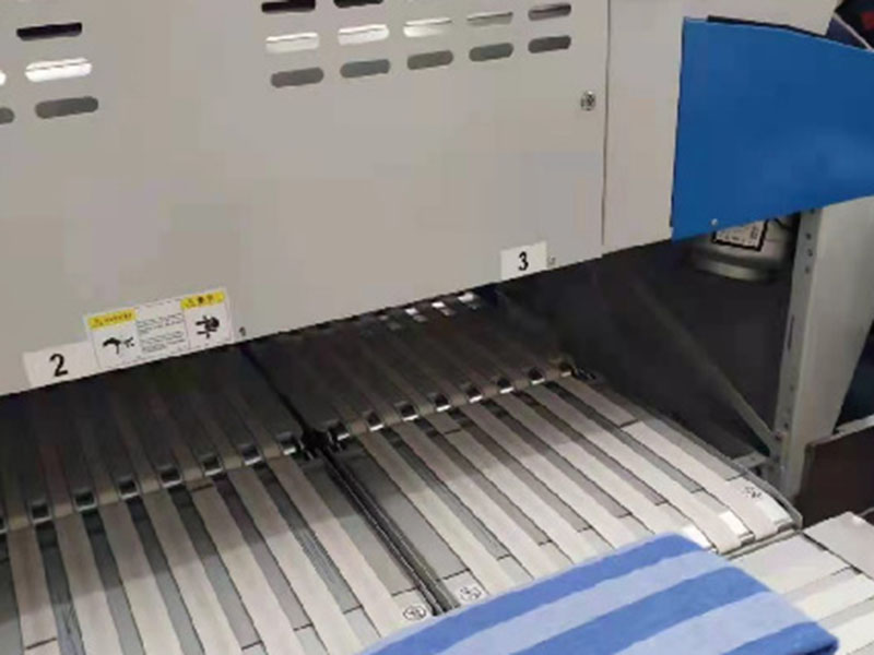 西城巾类折叠机-01